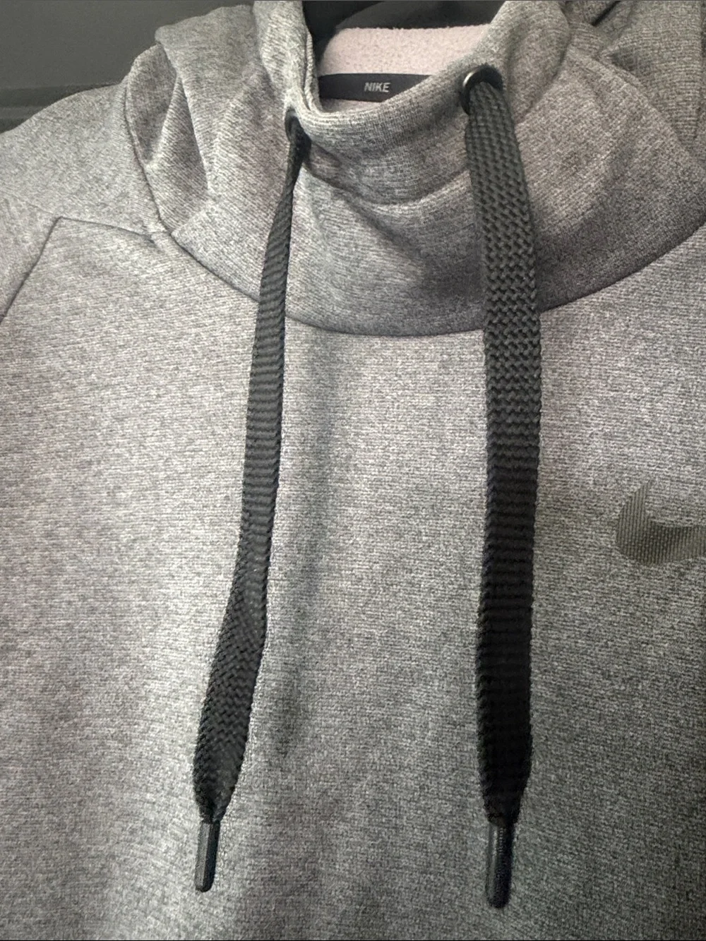 Nike Men’s Heather Gray Pullover Hoodie with Black Drawstrings